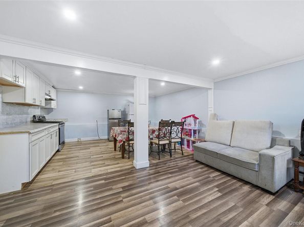 262 N Dunton Avenue, East Patchogue NY 11772