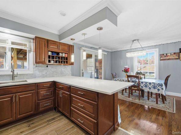 262 N Dunton Avenue, East Patchogue NY 11772