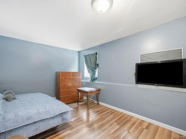 262 N Dunton Avenue, East Patchogue NY 11772