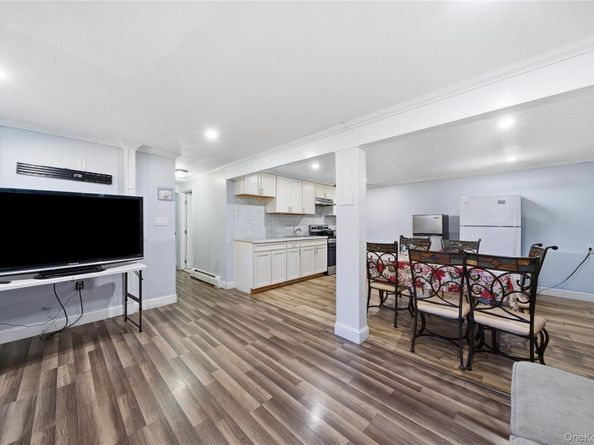 262 N Dunton Avenue, East Patchogue NY 11772