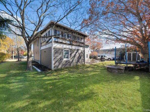 262 N Dunton Avenue, East Patchogue NY 11772