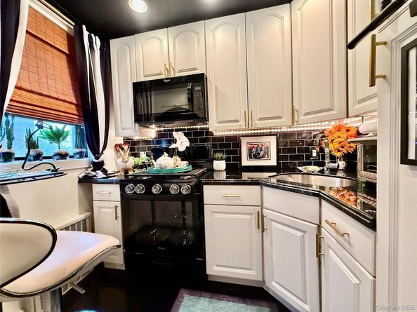 112-25 34th Avenue 2D, Corona NY 11368