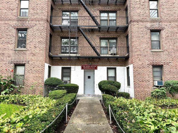 112-25 34th Avenue 2D, Corona NY 11368