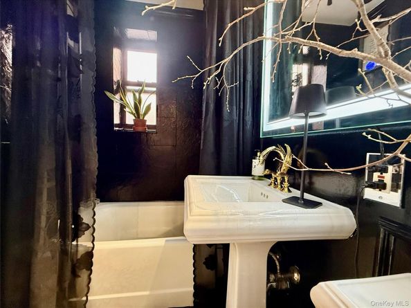 112-25 34th Avenue 2D, Corona NY 11368