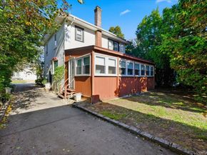 1053 Quentin Place, Woodmere NY 11598
