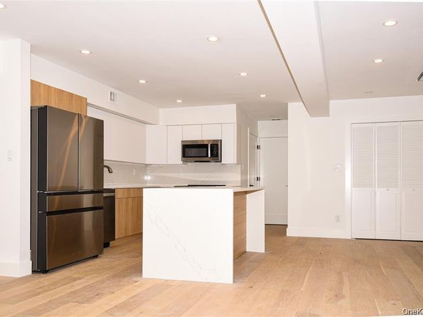 95 Woodlake Drive W 95, Woodbury NY 11797