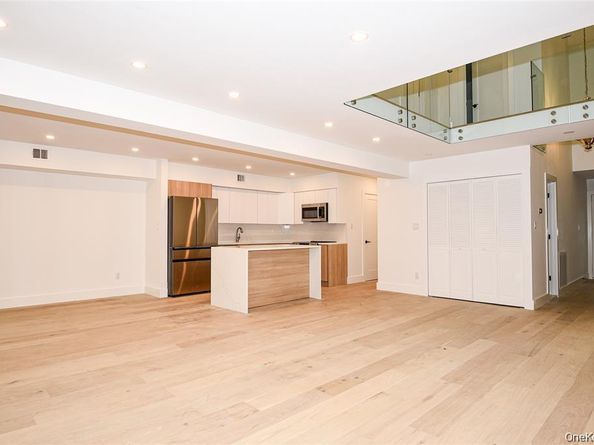 95 Woodlake Drive W 95, Woodbury NY 11797