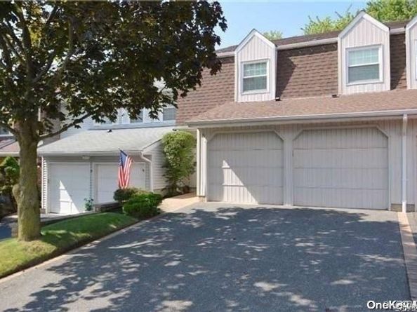 95 Woodlake Drive W 95, Woodbury NY 11797