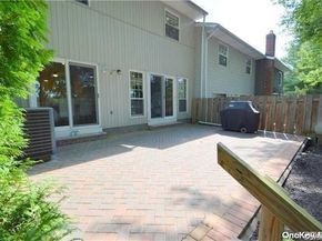 95 Woodlake Drive W 95, Woodbury NY 11797