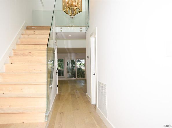 95 Woodlake Drive W 95, Woodbury NY 11797