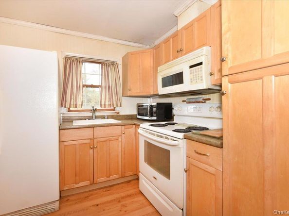 86 Cleveland Avenue, Massapequa NY 11758