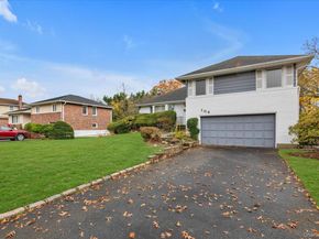 104 Olive Lane, New Hyde Park NY 11040
