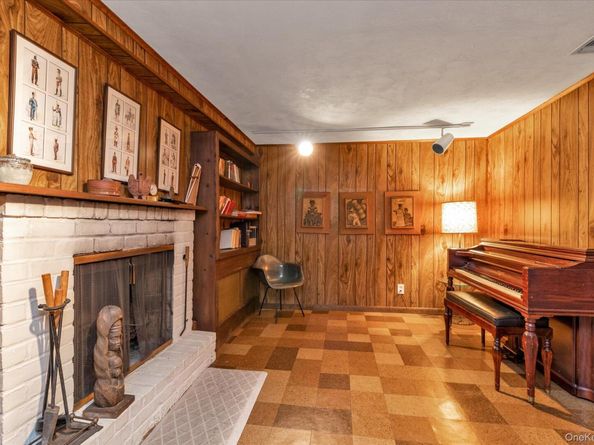 104 Olive Lane, New Hyde Park NY 11040