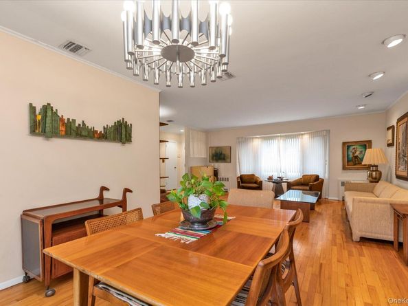 104 Olive Lane, New Hyde Park NY 11040