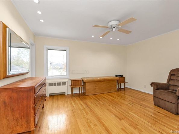 104 Olive Lane, New Hyde Park NY 11040