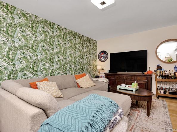 251 W Broadway 306, Long Beach NY 11561