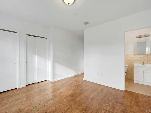 820 Hollywood Avenue, Bronx NY 10465