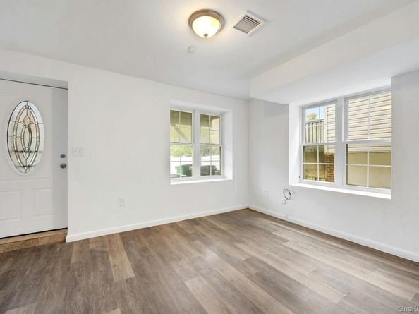 820 Hollywood Avenue, Bronx NY 10465