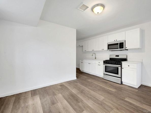 820 Hollywood Avenue, Bronx NY 10465