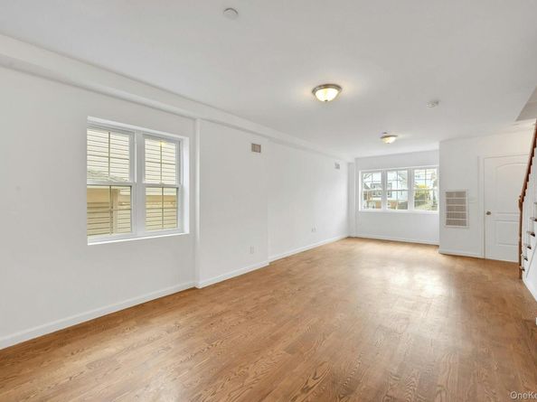 820 Hollywood Avenue, Bronx NY 10465