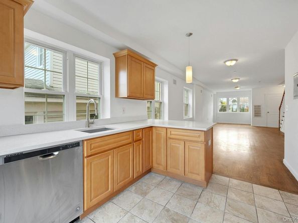 820 Hollywood Avenue, Bronx NY 10465