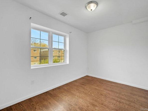 820 Hollywood Avenue, Bronx NY 10465