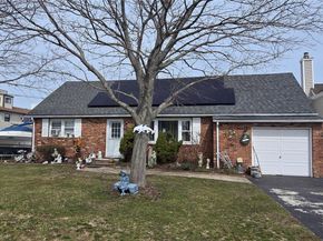 7 Fairlawn Court, Shirley NY 11967
