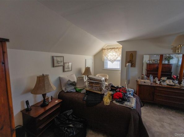 7 Fairlawn Court, Shirley NY 11967