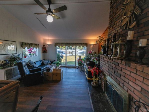 7 Fairlawn Court, Shirley NY 11967