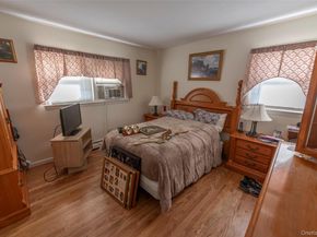 7 Fairlawn Court, Shirley NY 11967