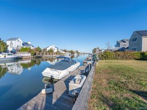 7 Fairlawn Court, Shirley NY 11967