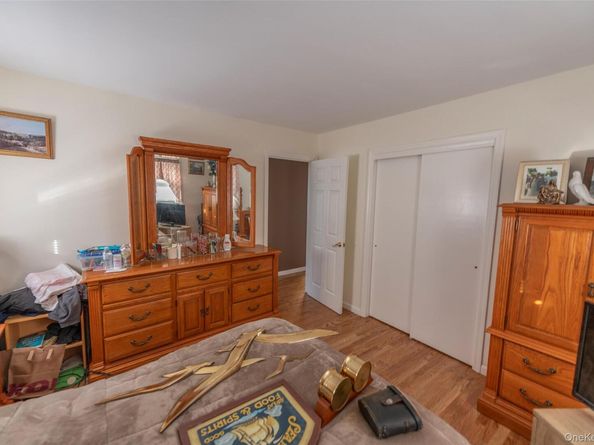 7 Fairlawn Court, Shirley NY 11967