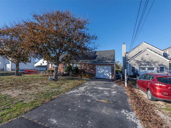 7 Fairlawn Court, Shirley NY 11967