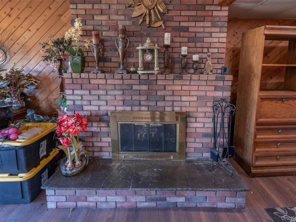 7 Fairlawn Court, Shirley NY 11967