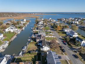 7 Fairlawn Court, Shirley NY 11967