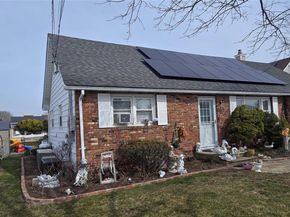7 Fairlawn Court, Shirley NY 11967