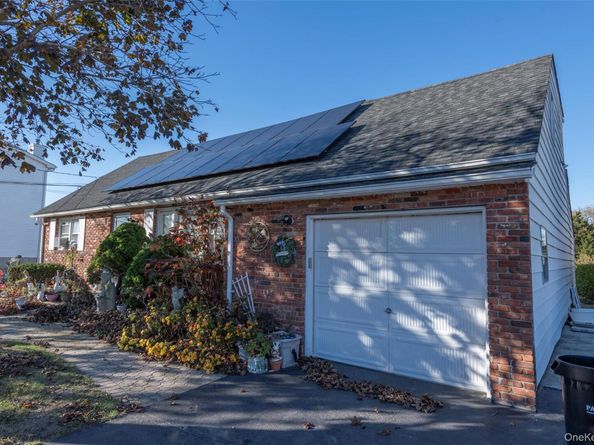 7 Fairlawn Court, Shirley NY 11967