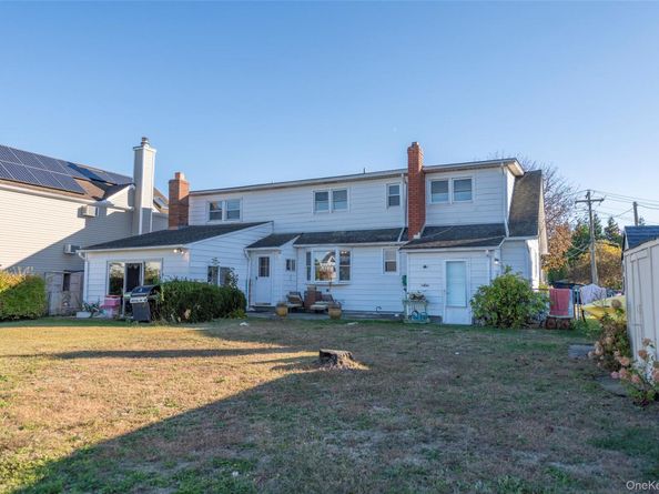 7 Fairlawn Court, Shirley NY 11967