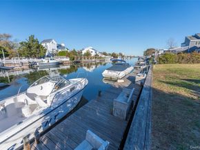 7 Fairlawn Court, Shirley NY 11967