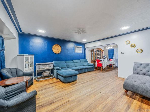 98 Miriam Street, Valley Stream NY 11581