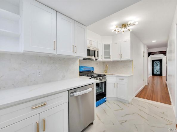 192-23 116th Road, Saint Albans NY 11412