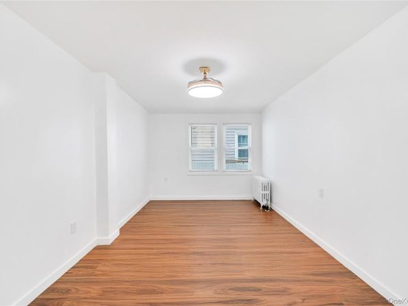 192-23 116th Road, Saint Albans NY 11412