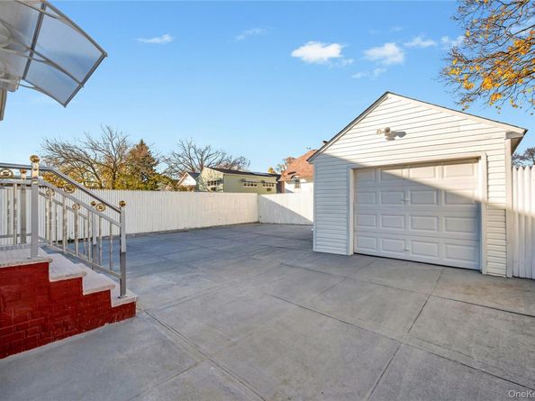 192-23 116th Road, Saint Albans NY 11412