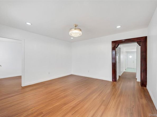 192-23 116th Road, Saint Albans NY 11412