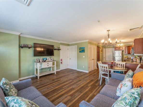 1207 Willow Lane, Valley Stream NY 11580