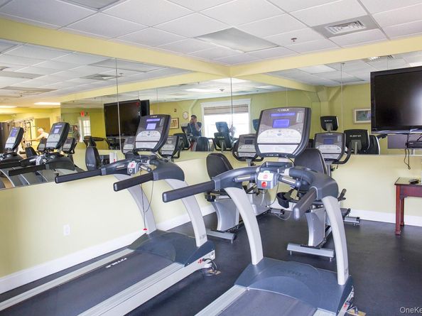 1207 Willow Lane, Valley Stream NY 11580