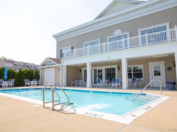 1207 Willow Lane, Valley Stream NY 11580