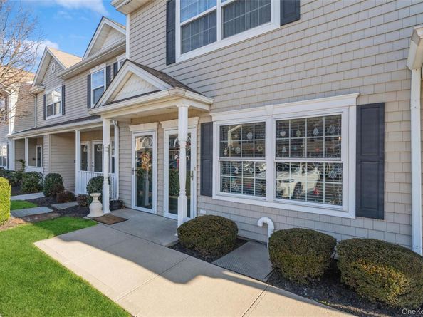 1207 Willow Lane, Valley Stream NY 11580