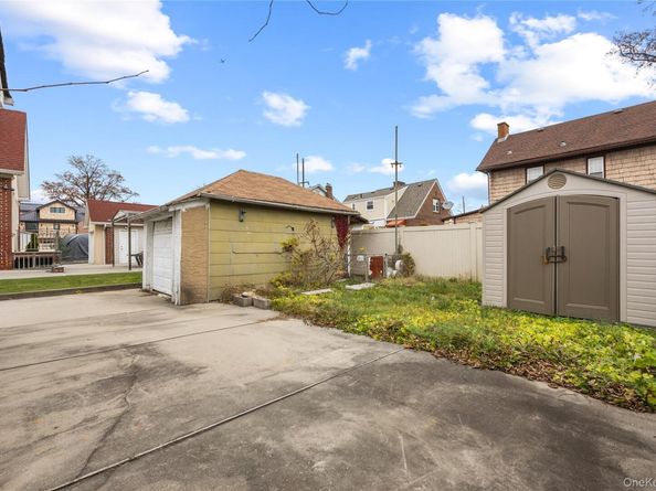 42-25 189th Street, Flushing NY 11358