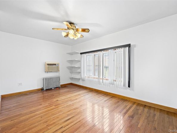 42-25 189th Street, Flushing NY 11358